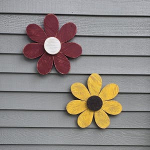 Rustic Wood Flower, Repurposed Wood Flower, Garden Flower, Wall Flower, Garden Decor, Wood Flower, Retro Wood Flower, Outdoor Wood Flower