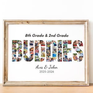 K&ouml;nnte beinhalten: Ein gerahmter Fotocollagen-Druck mit dem Text 8th Grade & 2nd Grade oben und dem Wort BUDDIES, das aus verschiedenen kleinen Fotos von Kindern besteht. Unter der Collage steht der Text Ava & John und die Jahreszahlen 2025-2026.