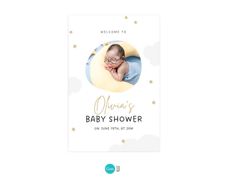 K&ouml;nnte beinhalten: Eine Babyparty-Einladung mit wei&szlig;em Hintergrund und goldenen Sternen. Die Einladung zeigt ein Foto eines Babys, das auf einem gelben Halbmond schl&auml;ft. Der Text lautet "Willkommen zur Babyparty von Olivia am 19. Juni um 14:00 Uhr."