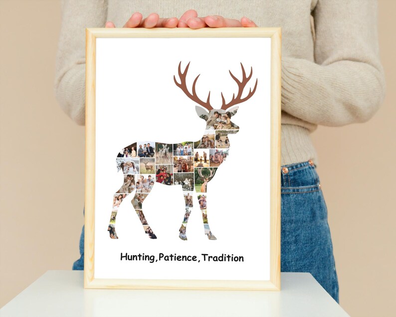 Pode incluir: Uma impress&atilde;o emoldurada com a silhueta de um veado preenchida com uma colagem de fotos de v&aacute;rias pessoas e cenas ao ar livre. O veado tem chifres castanhos e o texto "Hunting, Patience, Tradition" est&aacute; impresso a preto no fundo branco.