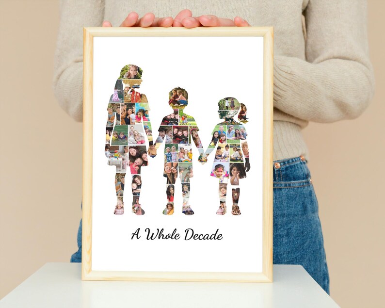 K&ouml;nnte beinhalten: Ein gerahmtes Familienfoto-Collage in Form eines Elternteils und zweier Kinder, die sich an den H&auml;nden halten. Die Silhouetten sind mit mehreren kleineren Fotos gef&uuml;llt. Der Text "A Whole Decade" ist unten im Rahmen schwarz gedruckt.