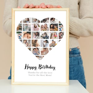 Może przedstawiać: Biały kolaż zdjęć w drewnianej ramie, w kształcie serca, ze zdjęciami rodziny. Tekst "Happy Birthday" jest napisany czarnym, ozdobnym pismem pod kolażem. Tekst "Thanks for all the love You're the Best Mom!" jest napisany czarnym drukiem pod pozdrowieniem urodzinowym.