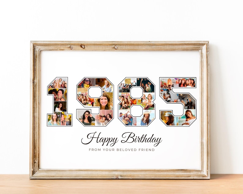 Peut inclure: Un collage photo encadr&eacute; dans un cadre brun clair avec un fond blanc. Les chiffres 1985 sont form&eacute;s avec des photos de personnes. Le texte "Joyeux anniversaire" et "De la part de votre ami(e) ch&eacute;ri(e)" se trouve sous les chiffres.
