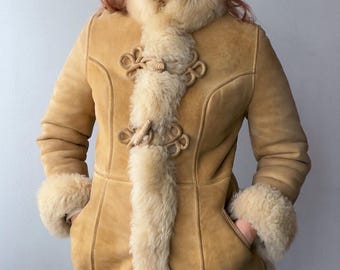 Vintage 1970s lambskin coat, size S. Women's brown shearling Penny Lane Boho.