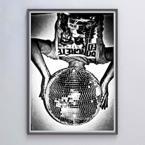 Weibliche Disco Ball Kopf Poster, schwarz und weiß, Funky Wandkunst, 70er Jahre Disco Print, Spiegelball Poster, Girly Wohnheim Dekor, digitaler Download