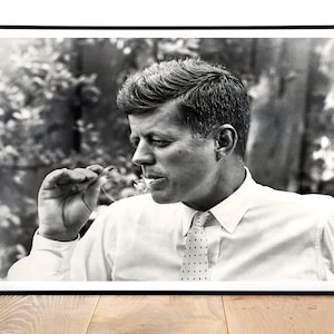 Póster de John F. Kennedy fumando, arte mural vintage, póster de JFK, póster político, impresión de John F. Kennedy, póster histórico, decoración de pared, foto imagen 4
