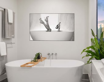 Feministische Kunst Print, Frau in Badewanne mit Wein, schwarz und weiß (Digitaler Download)