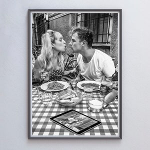 Paar essen Spaghetti in Italien Poster, schwarz und weiß, Vintage Foto, Pasta Druck, Küche Wandkunst, Restaurant Wanddeko, Pasta Poster
