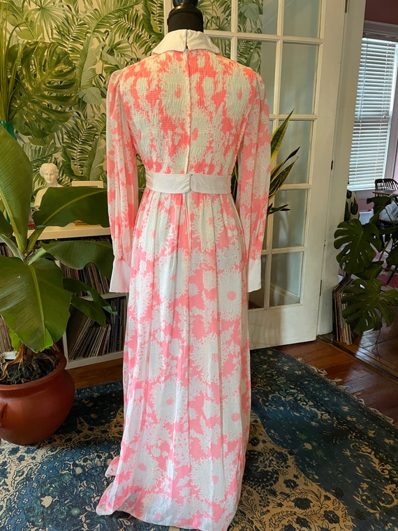 Vintage 1970s Maxi Pink and White Floral Dress - image 5