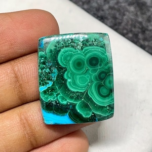 Högkvalitativ flodvågsmalakitkrysokolla, kuddcabochon, 26x22x5MM, 38 st, #B-06730