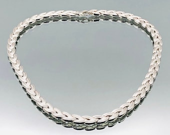 Halsband i sterlingsilver med kraftigt vävt mönster, vintage