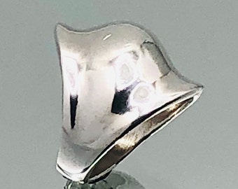 Sterling Silver Modernist Dome Pinky Ring Vintage UK Size G.5 US Size 3.5 EU Size 45