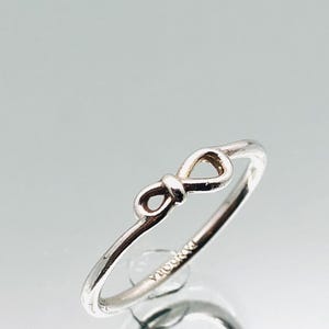 Anillo apilable Pandora de plata esterlina con diseño de aro, estilo vintage, talla UK R, US 8.5, EU 58.