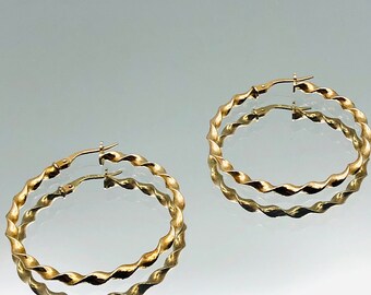 素晴らしいヴィンテージの刻印入り375 9カラットゴールドツイスト