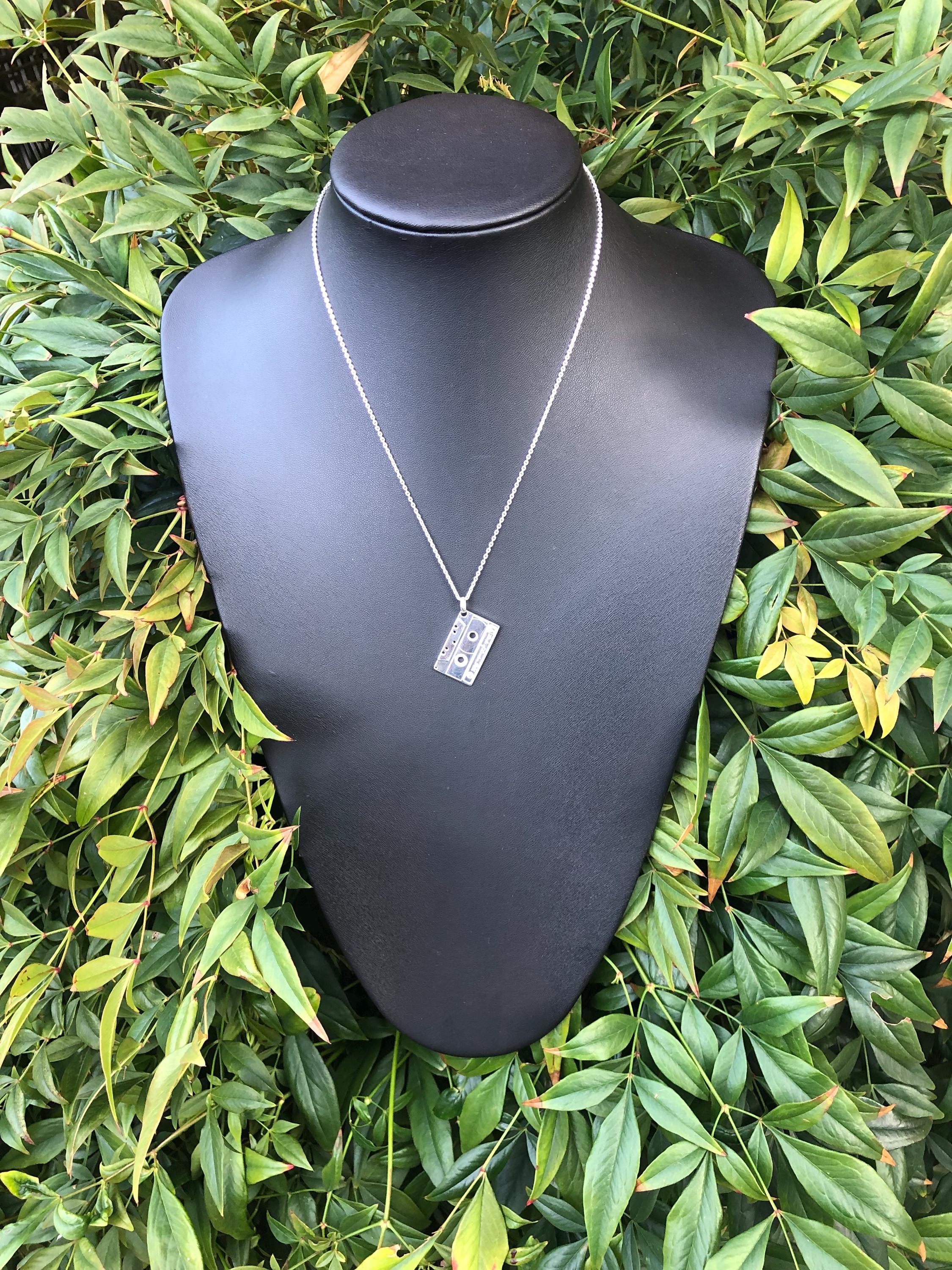 Collier Vintage Argenté Avec Deux Maillons Décoratifs Différents - Réf. 355