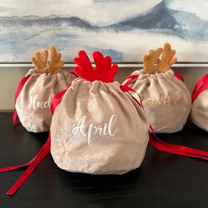 Personalised Christmas Bag / Reindeer Velvet Gift Bags / Christmas / Gift Bag / Reindeer  / Personalised