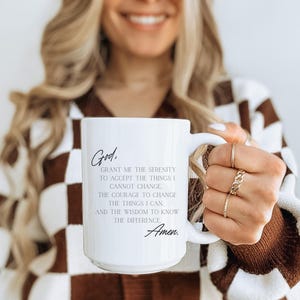 Serenity Prayer Mugg, Katolsk Mugg, Kristen Mugg, Kaffemugg med Bibelvers, Bönemugg, Katolska Gåvor, Kristna Gåvor, Kaffemuggspresenter