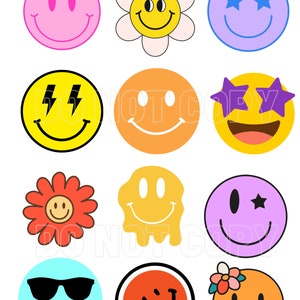 Peut inclure: Un ensemble de 12 autocollants de visage souriant colorés avec différents motifs, y compris des lunettes de soleil, des éclairs, des étoiles et des fleurs.