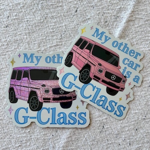 Mercedes G Wagon Aufkleber | "Mein anderes Auto ist eine G-Klasse" | Glitter und holographische Optionen | Illustration Aufkleber gestanzter Vinyl-Aufkleber