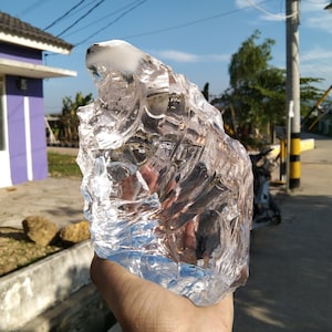 1,6 kgs of rough Andara crystal monatomic clear white