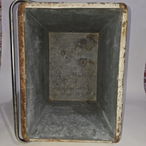 Vintage 1950’s 7up Metal Cooler White Progressive Refrigerator Co Needs Repair. image 6