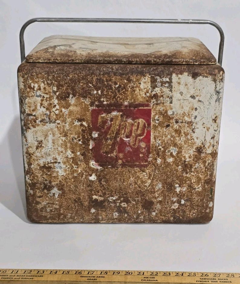 Vintage 1950’s 7up Metal Cooler White Progressive Refrigerator Co Needs Repair. image 2