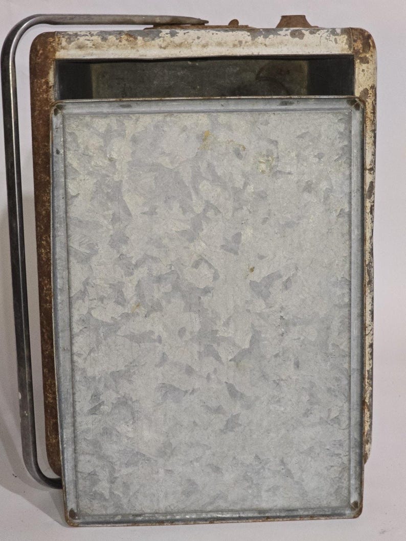 Vintage 1950’s 7up Metal Cooler White Progressive Refrigerator Co Needs Repair. image 7
