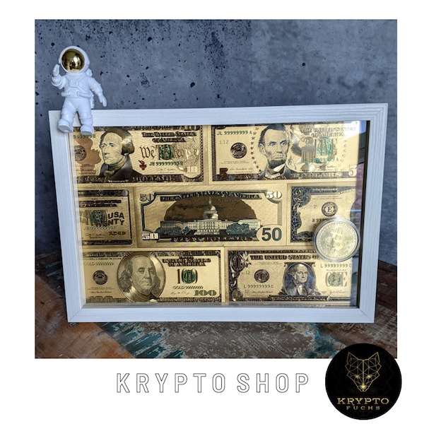 Крипто-арт в черной или белой деревянной рамке с криптомонетой Bitcoin BTC Gold, золотой купюрой в долларах США и фигурой астронавта