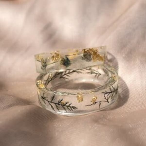 Common Yarrow ring,Floral resin rings, nature rings, pressed flowers, preserved flowers, tarnish resistant, metallic ring, best friend rings