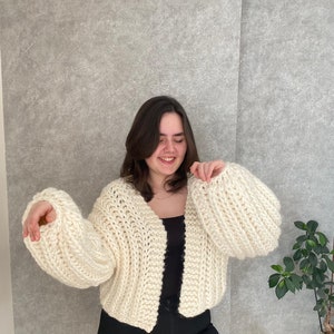 Chunky wool crop jacket, hand knitted ballon sleeves cream cardigan, oversized crop jacket image 4