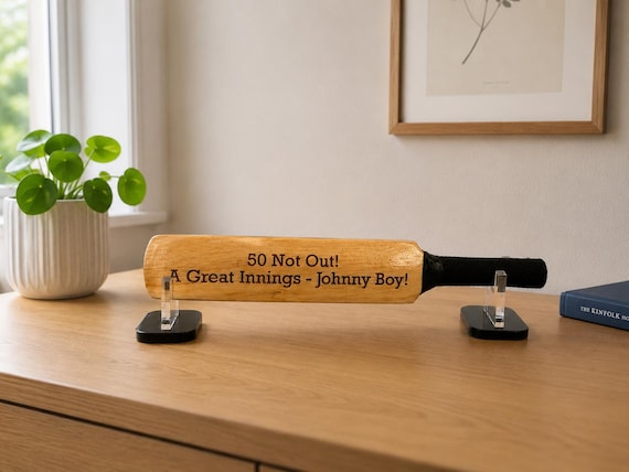 Personalised Mini Cricket Bat Gift | Engraved Wooden Cricket Keepsake | Cricket Gift for Dad, Coach, Boyfriend, Son | Birthday Present