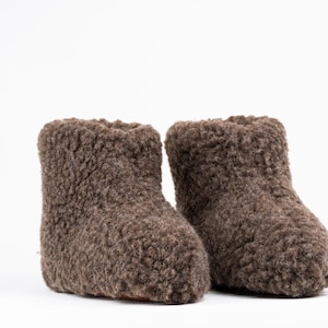 Warme schoenen / laarzen van pure schapenvacht, handgemaakt met liefde