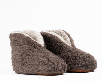 Handmade Brown Wool Sheepskin Slippers - Cozy Indoor Boots for Women and Men - Unique Christmas Gifts - Eco-Friendly Adults Shoes
