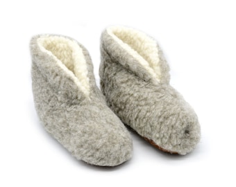 USA Seller! Details about Premium Quality 100% Sheep Wool Sheep Felt Slippers .Made in Europe USA Seller! Details about Premium Quality 100% Sheep Wool Sheep Felt Slippers .Made in Europe