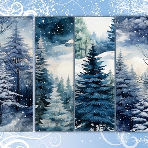 Könnte beinhalten: Ein Satz von vier Aquarellmalereien, die eine verschneite Winterwaldszene darstellen. Das Kunstwerk zeigt schneebedeckte immergrüne Bäume mit einer Farbpalette aus Blau-, Weiß- und Grautönen. Der Stil ist weich und atmosphärisch und weckt ein Gefühl der Ruhe.