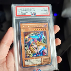 Black Magician Girl-toernooipromo PSA 10-replica – iconische Yu-Gi-Oh! Kaart voor display!
