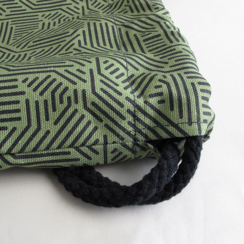 Nachhaltiger Turnbeutel, Rucksack, aus Bio Baumwolle und Kork, 35 x 45 cm groß, Design Stripes Bild 5