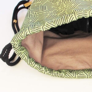 Nachhaltiger Turnbeutel, Rucksack, aus Bio Baumwolle und Kork, 35 x 45 cm groß, Design Stripes Bild 6