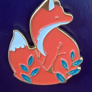 Enamel Fox Pin Badge | Cute Red Fox & Leaves Lapel Pin | Animal Lover Gift | Nature-Inspired Jewellery