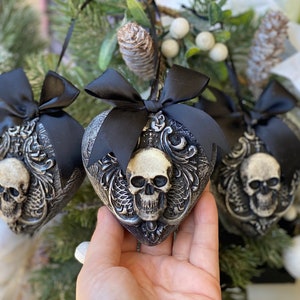 Set of 3  Victorian black and silver hearts with realistic skulls - pendants 9 cm , ornament , gothic wall , Halloween  , gothic Christmas