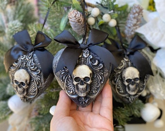 Gothic Skull Heart Ornament Set: Black & Silver Victorian Pendants
