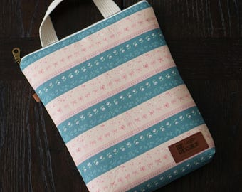 Book Sleeve | Handmade | Book Bag | Padded Pink Bows Book Sleeve with Handle | Book Cover | Zipper Closure | Paperback Book Sleeve