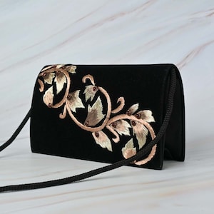 Bolso de trabajo de hilo de terciopelo negro, bolso bordado a mano de terciopelo negro, bolso clutch negro hecho a mano