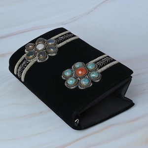 Schwarze Steinarbeit Samthandtasche, schwarze Samt Crossbody-Tasche, schwarze vegane Handtasche