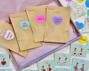 Boîte mystère de 4 paires de boucles d'oreilles pour la Saint-Valentin - Parure surprise de boucles d'oreilles pour la Saint-Valentin - Boucles d'oreilles Love x 4