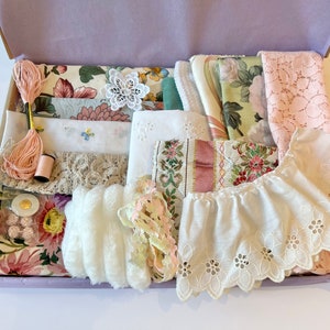Slow Stitching Vintage Fabrics Scraps Pack - Junk-Journaling-Stoffe Set