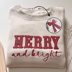 Merry & Bright Bestickter Bogen Sweatshirt, Side Bow Weihnachtsapplikation Sweatshirt, Kokette Bogen, Bestickter Bogen Glitter Sweatshirt