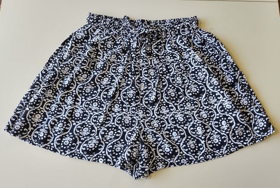 Vintage 90s/2000s Black and White Floral Tribal P… - image 6