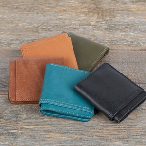 Portafoglio bifold personalizzato in pelle da uomo / Porta carte di credito inciso con fessura per contanti / Regalo per lui / Portafoglio per appuntamento notturno
