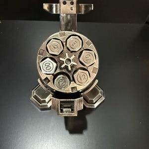 Table Top Metal Revolver Huge King fidget spinner DND 7 bullet dice set. D4, D6, D8, D10, D00, D12, D20. Read full description.